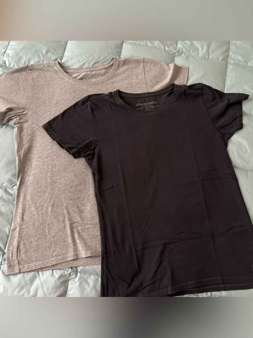 Life is good - 2 plain Tee’s / no graphic